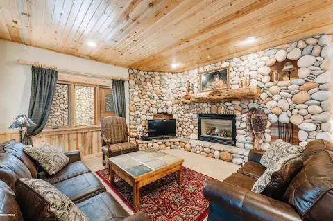 Park City airbnb rustic cabin